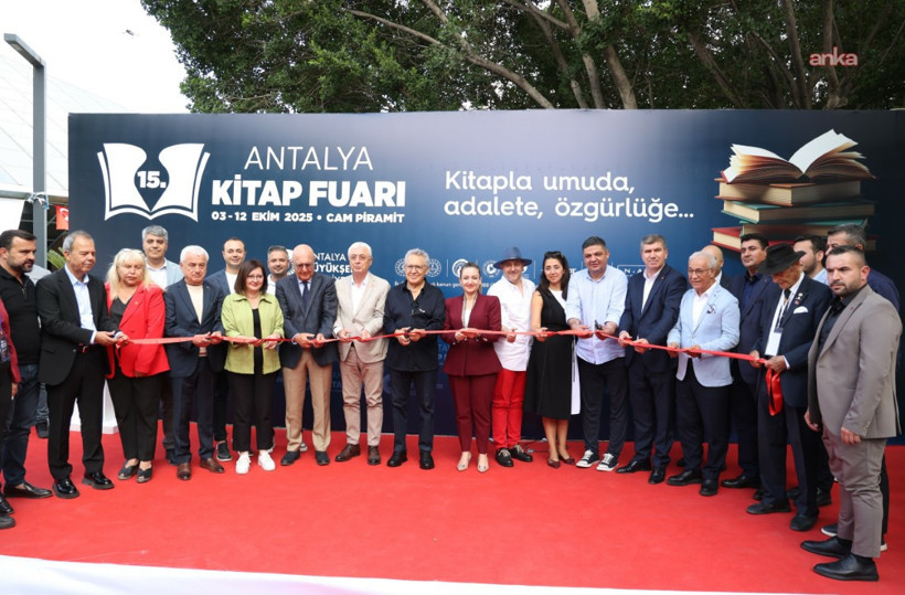 Antalya Kitap Fuarı kapılarını açtı - Resim : 1