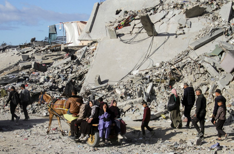 Gazze'de en acı görev: Sevdiklerinin bedenlerini enkaz altında arıyorlar - Resim: 4