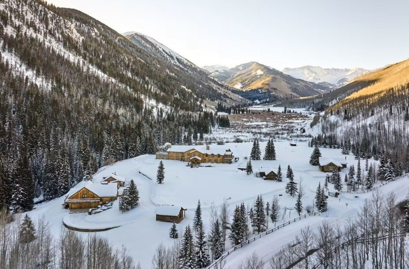 Ünlü iş insanı lüks malikanesini satışa çıkardı - Resim: 7