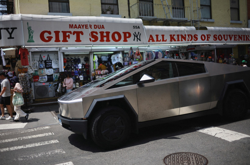 Tesla Cybertruck satışları çakıldı - Resim : 1