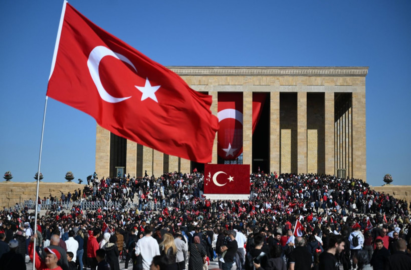 Millet Ata'sına koştu - Resim: 1