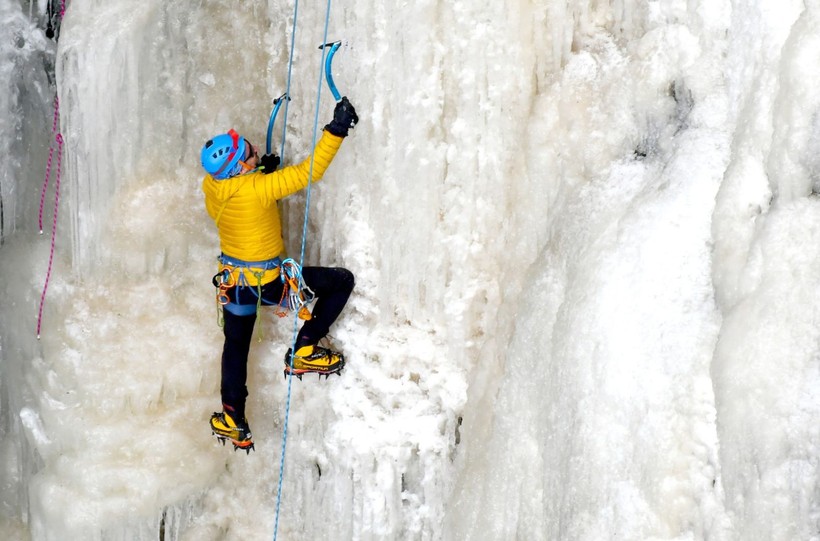 Kars’ta yeni adrenalin rotası! Donan şelaleye dağcı akını - Resim: 2