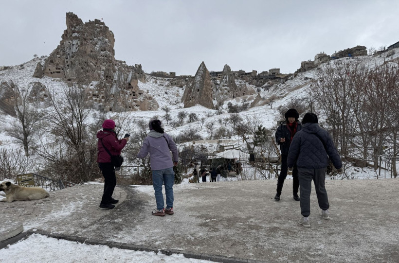 Kapadokya'daki peribacaları kar yağışıyla beyaza büründü - Resim: 7