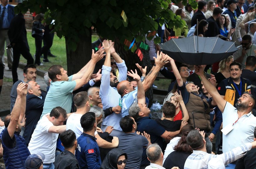 485 yıllık gelenek! 8 ton mesir macunu saçıldı - Resim: 22
