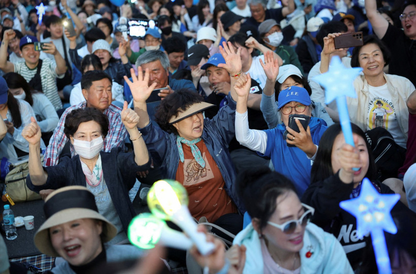 Ülkeyi kutuplaştıran seçimde sona adım adım: Darbecinin partisine geçit yok - Resim : 4
