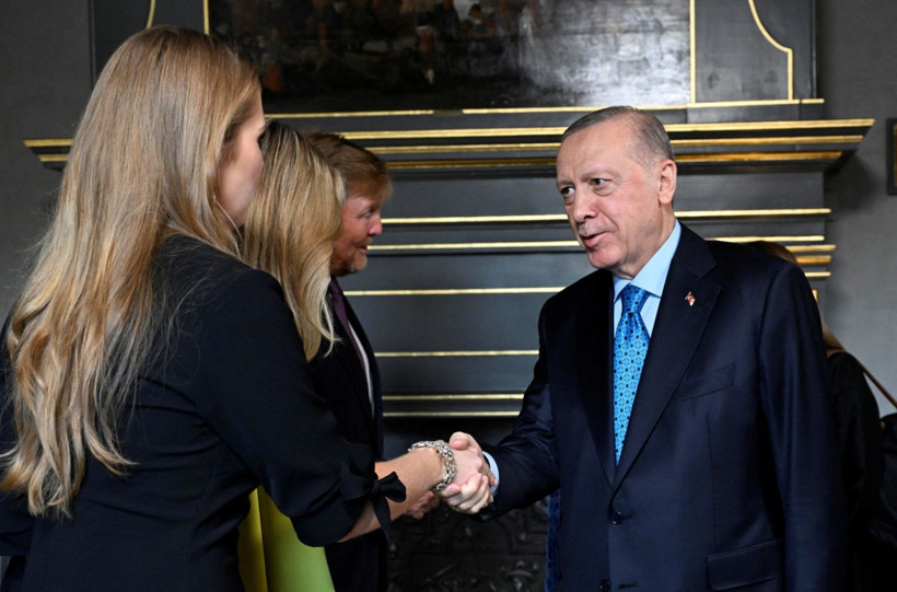 NATO aile fotoğrafının yıldızı oldu, liderler gözlerini alamadı - Resim: 9