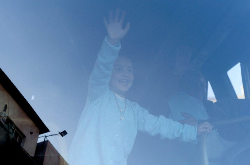 Herkesi ağlatan kavuşma: Bebekler yıllar sonra aileleriyle ilk kez tanıştı - Resim: 13