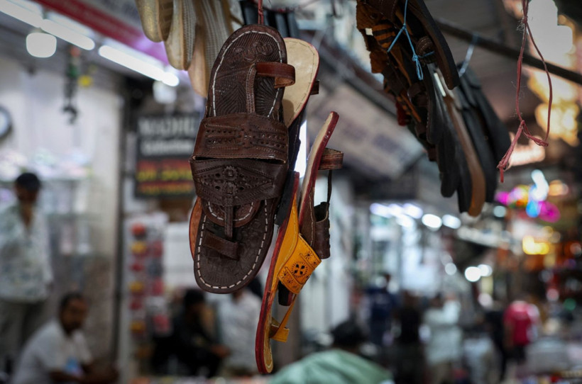 Sandalet kavgası... Hindistan’da 12, Prada’da 800 dolar - Resim: 9