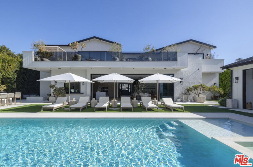 Adriana Lima lüks malikanesini kârla satışa çıkardı - Resim: 1