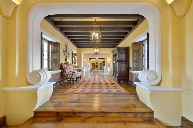 'Bebek fabrikası' ve 'gömülü ceset' iddialarıyla gündemde: Epstein'in çiftliği yıllar sonra arandı - Resim: 6