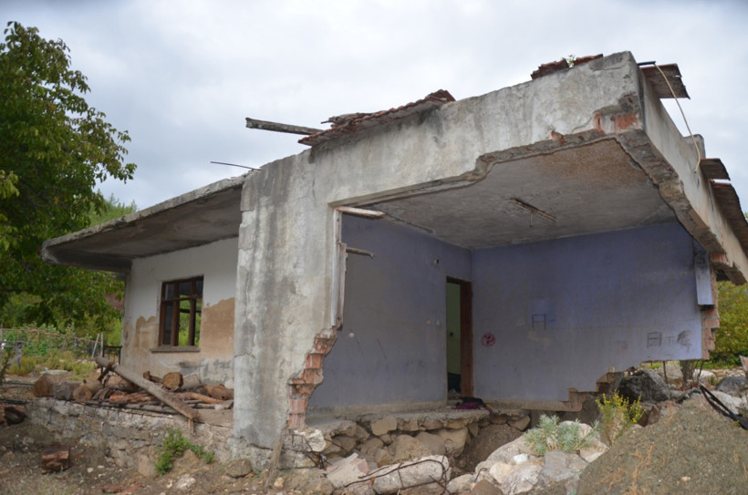 Köy bir gecede yok olmuştu: 14 yıl geçti ama selin izleri hâlâ silinmedi - Resim : 10