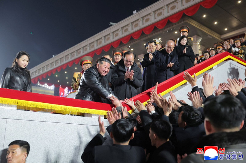 Kim, kızıyla keskin nişancı talimine çıktı - Resim: 8