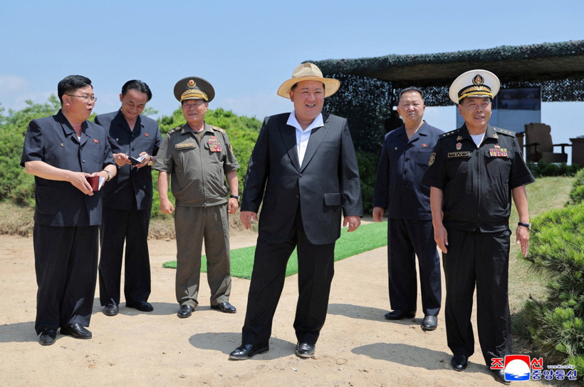 Onarılan savaş gemisi sahada: Kim Jong Un'dan dikkat çeken talimat - Resim : 1
