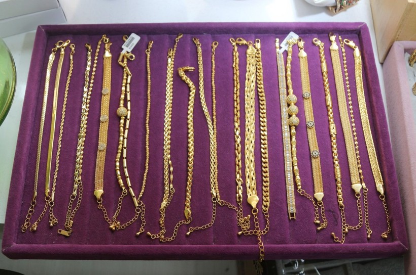 Altın dokunanı yakıyor, vatandaş sahtesini alıyor - Resim: 5