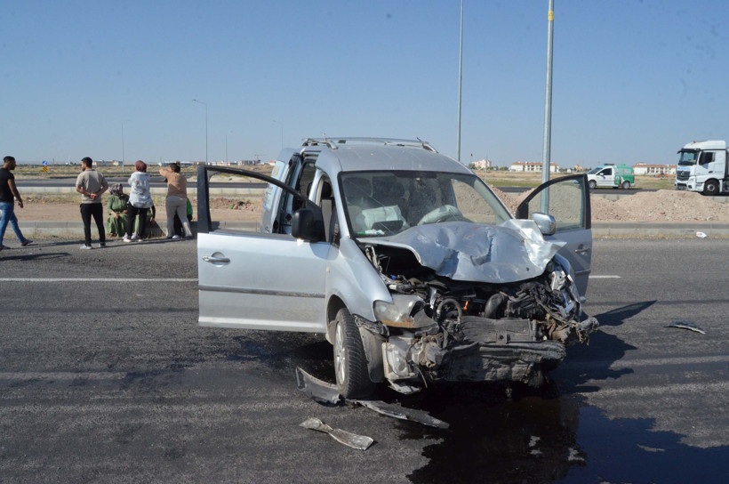 YKS yolunda feci kaza: Anne hayatını kaybetti, 2 oğlu yoğun bakımda - Resim : 1