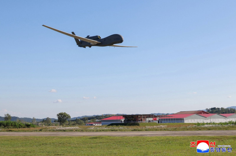 Kim Jong Un iş başında: 'Kumson' İHA'sının testini izledi - Resim: 7