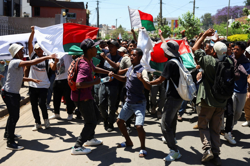 Ordu Z kuşağının safına geçti: 'Cumhurbaşkanı ülkeden kaçtı' - Resim : 2