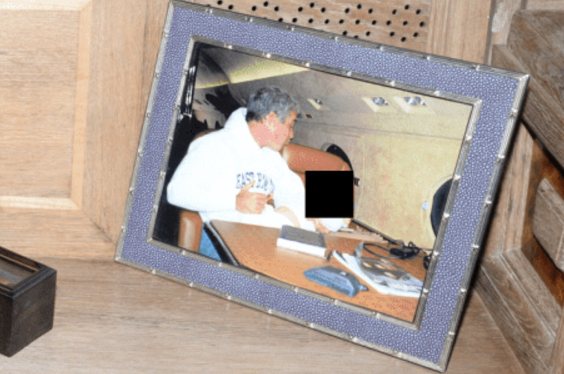 Epstein'in mide bulandıran yeni fotoğrafları yayınlandı - Resim : 4