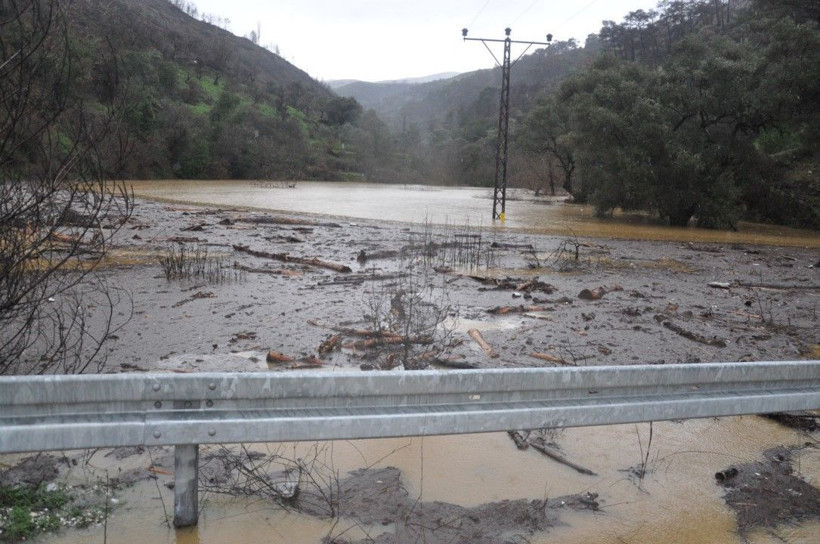 Önce kuraklık vurdu, şimdi de sağanak - Resim: 24