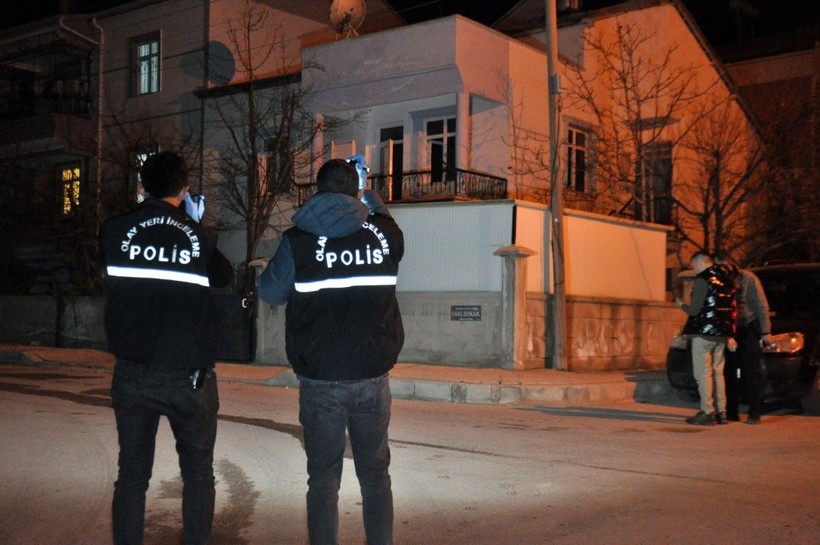 Karaman'da eve molotofkokteyli atıldı - Resim: 5