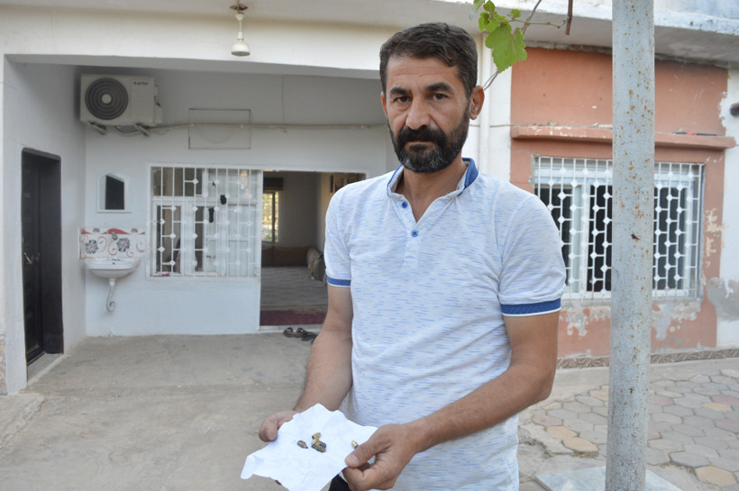 Evi 'düzenli olarak' kurşunlanıyor: Korku içinde uyuyoruz - Resim : 1