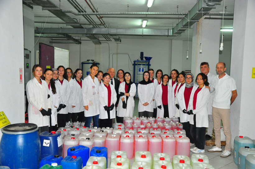 Fabrika gibi okul: Üretip yıllık 2 milyon TL ciro yapıyorlar - Resim : 1