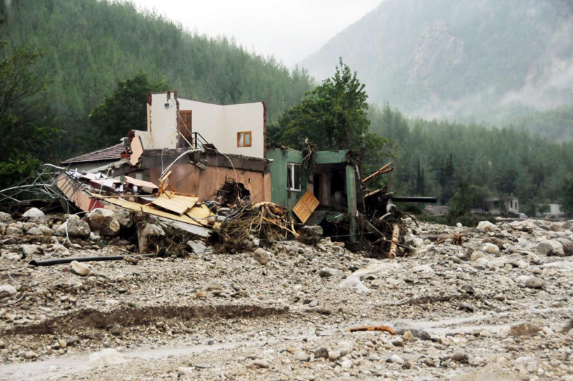 Köy bir gecede yok olmuştu: 14 yıl geçti ama selin izleri hâlâ silinmedi - Resim : 5
