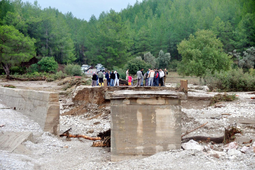 Köy bir gecede yok olmuştu: 14 yıl geçti ama selin izleri hâlâ silinmedi - Resim : 1