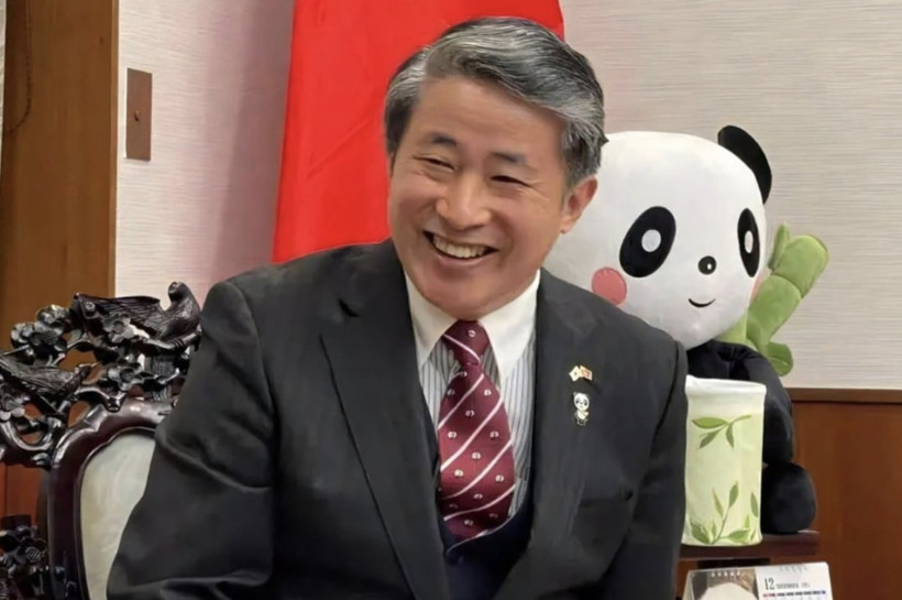 Çinli başkonsolos, başbakanı boynunu kesmekle tehdit etti - Resim : 1