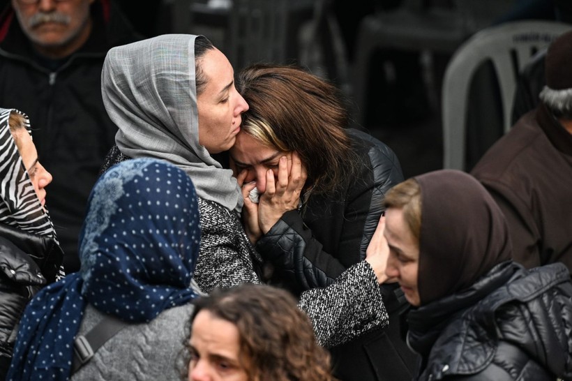 Yangında hayatını kaybedenler toprağa verildi - Resim: 1