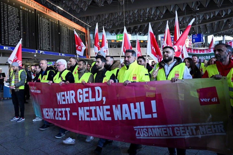 Almanya'da hava trafiği felç, işçiler grevde - Resim: 4