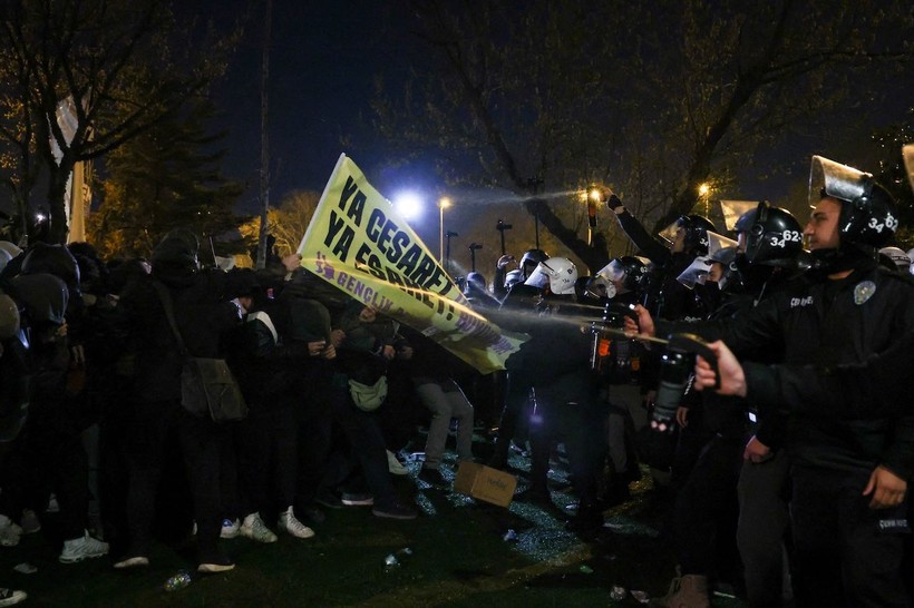 Dünya İmamoğlu eylemlerini böyle gördü - Resim: 2