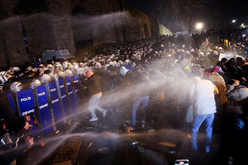 Dünya İmamoğlu eylemlerini böyle gördü - Resim: 7