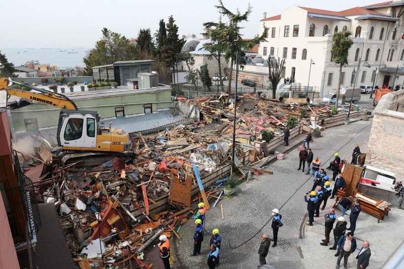 Aşevi değil restorandı: İBB kaçak yapıyı yıktı - Resim: 12