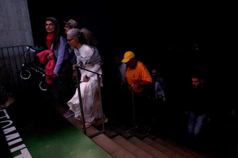 İki ülkede elektrik gitti, altyapı çöktü - Resim : 3