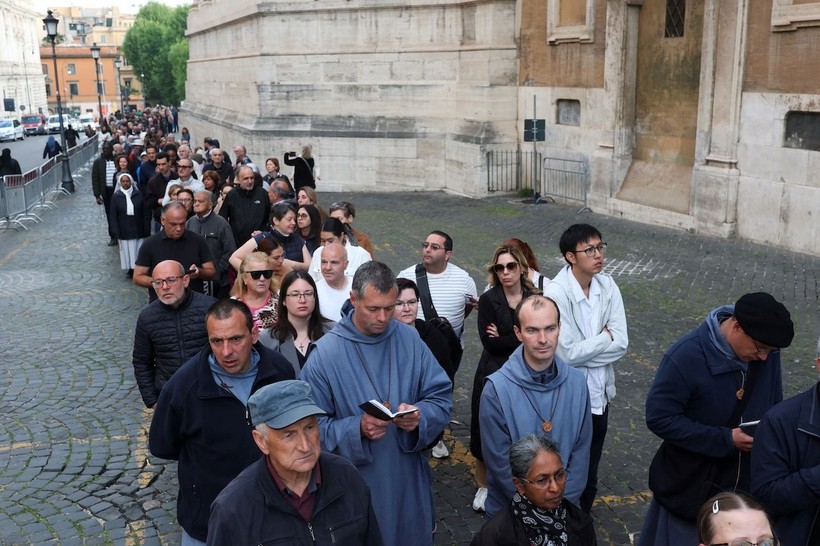 Papa Francis'in mezar taşı büyük tepki topladı - Resim: 2