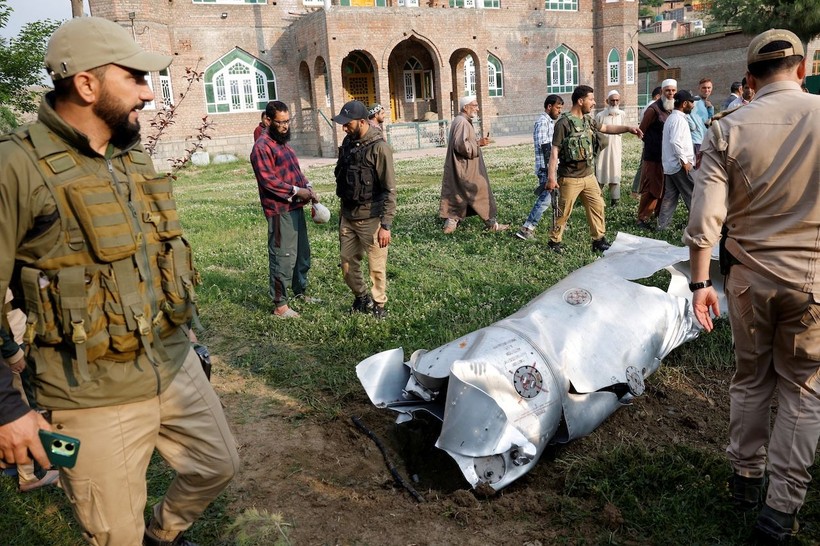 Hindistan-Pakistan çatışması: Yıkım böyle görüntülendi - Resim: 12