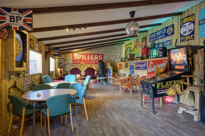 İlginç ilan: 7 odalı taş ev, 5 eşek, 1 bar, 40 dönüm arazi - Resim: 3