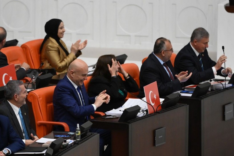 Muhalefetten AKP’ye 'önerge' golü - Resim: 2
