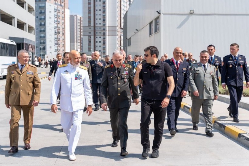 Genelkurmay Başkanı Gürak, Baykar'ı ziyaret etti - Resim: 3
