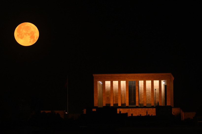Dolunay Anıtkabir'i selamladı - Resim: 1