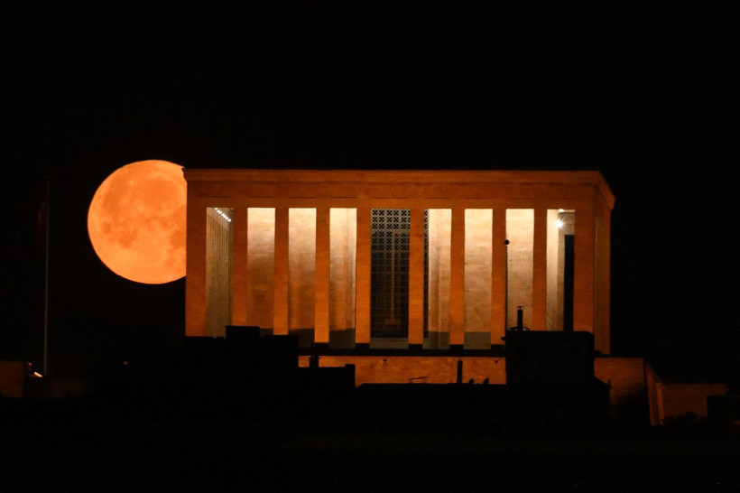 Dolunay Anıtkabir'i selamladı - Resim: 3