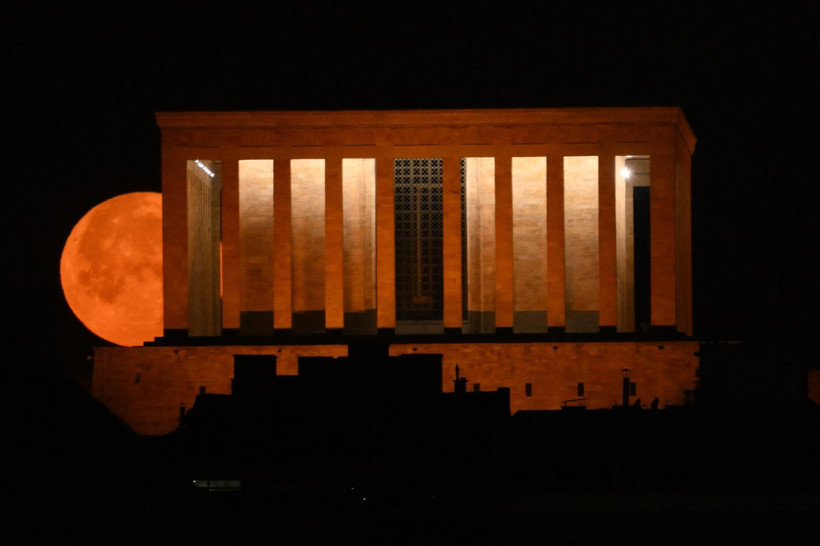 Dolunay Anıtkabir'i selamladı - Resim: 6