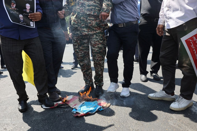 İsrail'in saldırısı sonrasında halk sokağa döküldü - Resim: 2