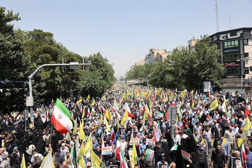 İsrail'in saldırısı sonrasında halk sokağa döküldü - Resim: 7