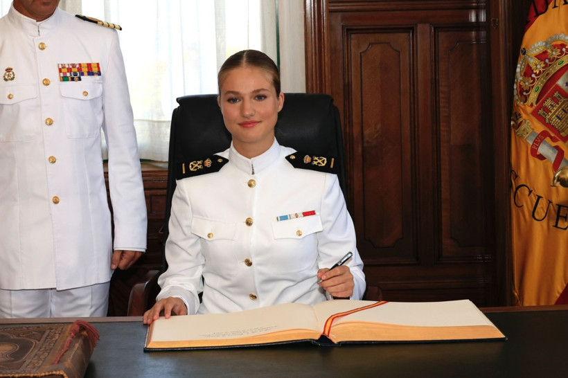 Veliaht Prenses'e Onur Ödülü kriz çıkardı - Resim: 5