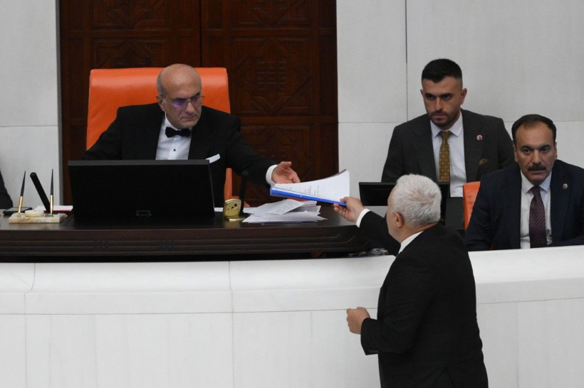 Murat Çalık'ın raporunu gösteren Tuncay Özkan: Merhamet! Merhamet! Merhamet! - Resim: 5