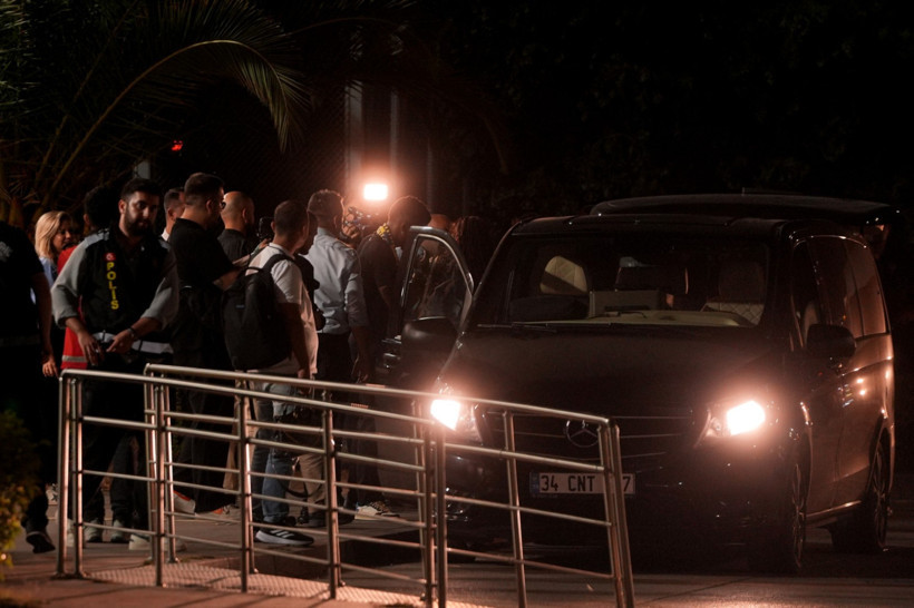 Fenerbahçe'den Beşiktaş'a sağ bek naziresi: Yeni transfer İstanbul'a geldi - Resim : 2