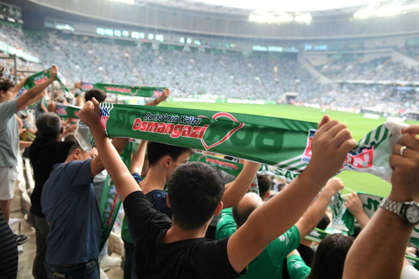 Bursaspor maçı onlara bayram oldu: İlk maç, ilk galibiyet, ilk tezahürat - Resim: 2