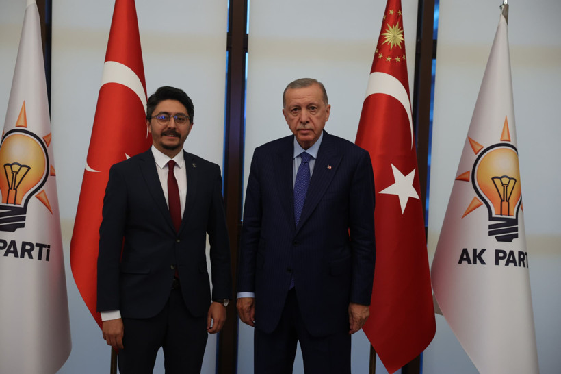 AKP'de iki günde beşinci istifa - Resim : 1